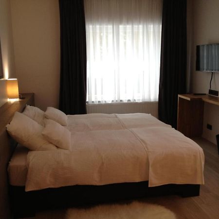 Guesthouse Au coin de la rue Malmedy Extérieur photo